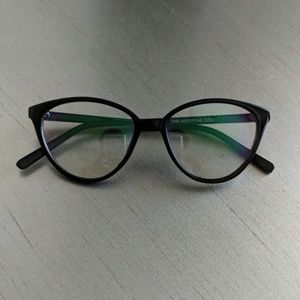 Cat eyeglasses